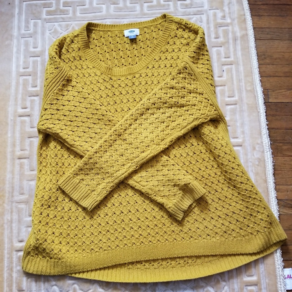 Old navy sweater